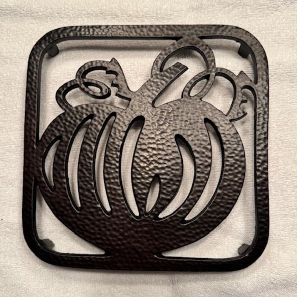 Crate & Barrel Hammered Metal Pumpkin Trivet 8" - Dark Brown Bronze color -New